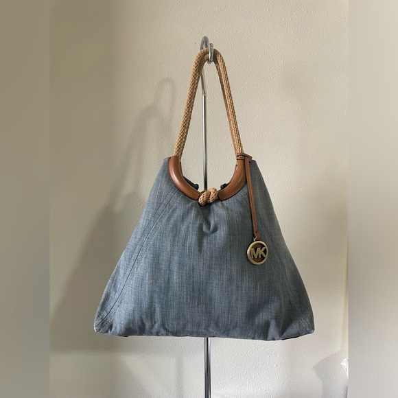 🍂 Michael Kors light denim Isla Ring Large Shoulder Tote - Picture 10 of 13